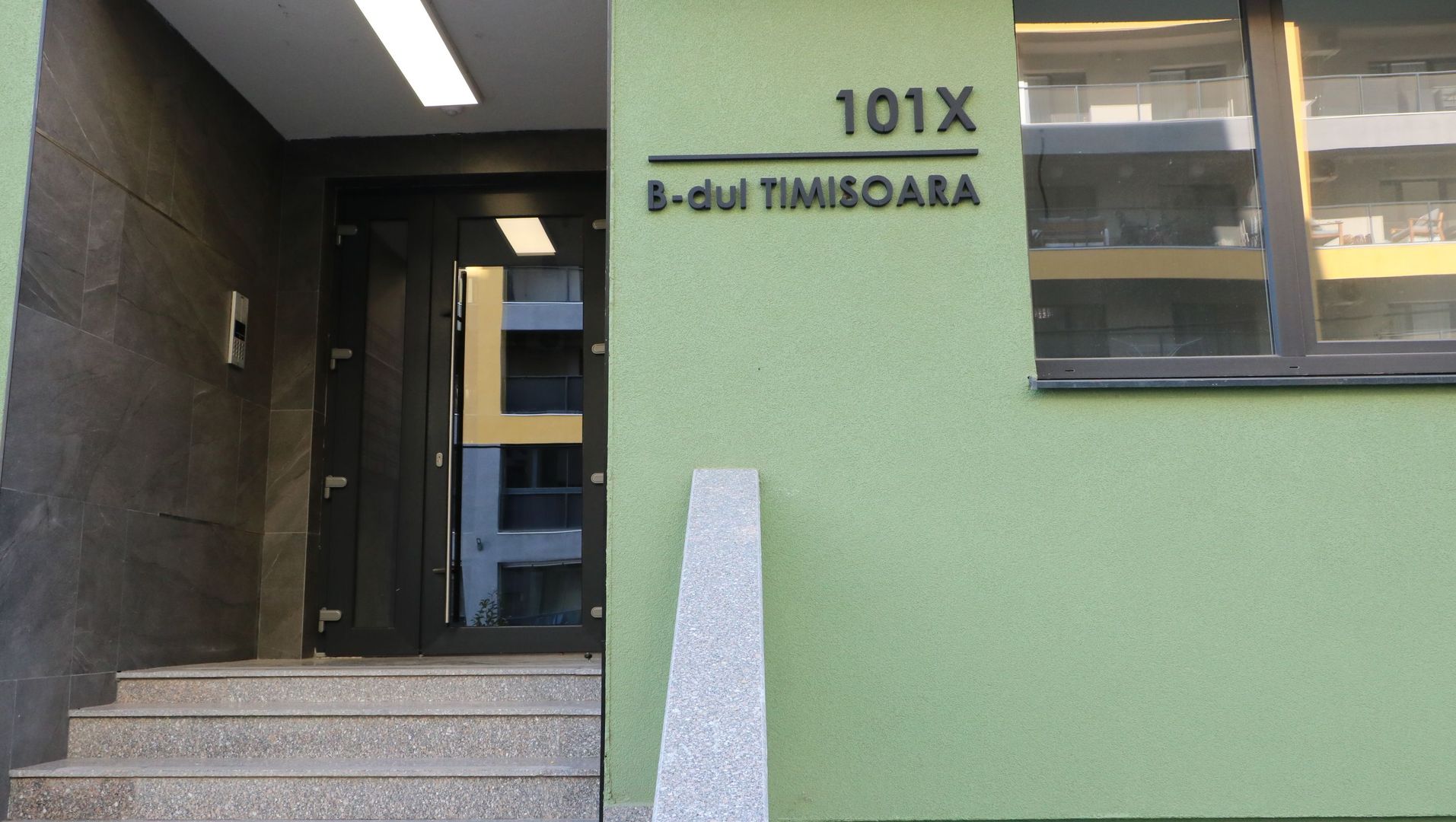 3 CAMERE LA PARTER CU CURTE PROPRIE DE 57MP,  2 BAI, POZITIE PE SUD, COMISION 0% - Poză 2
