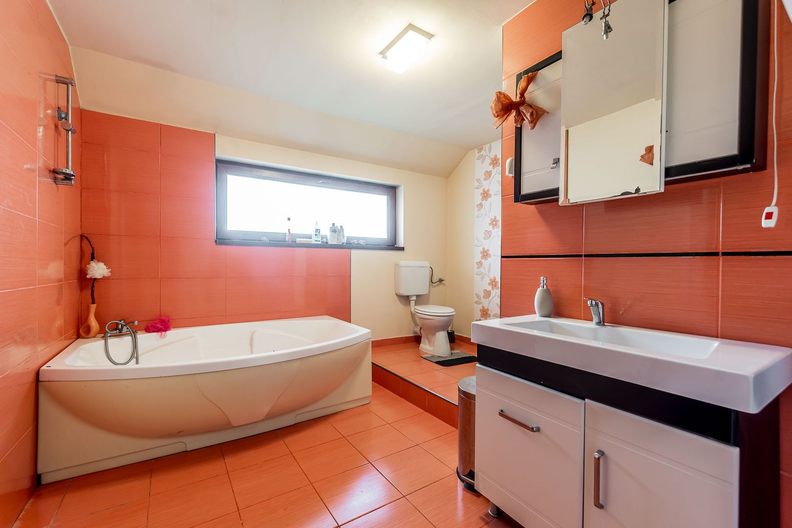 VILĂ MODERNĂ CU PISCINĂ, SAUNĂ- COMISION 0% – ARADUL NOU - Poză 11