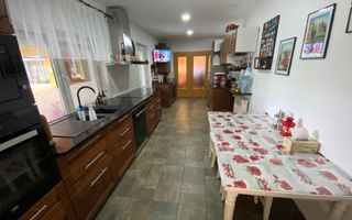 Casa cu 2 apartamente in zona Braytim - Poză 18