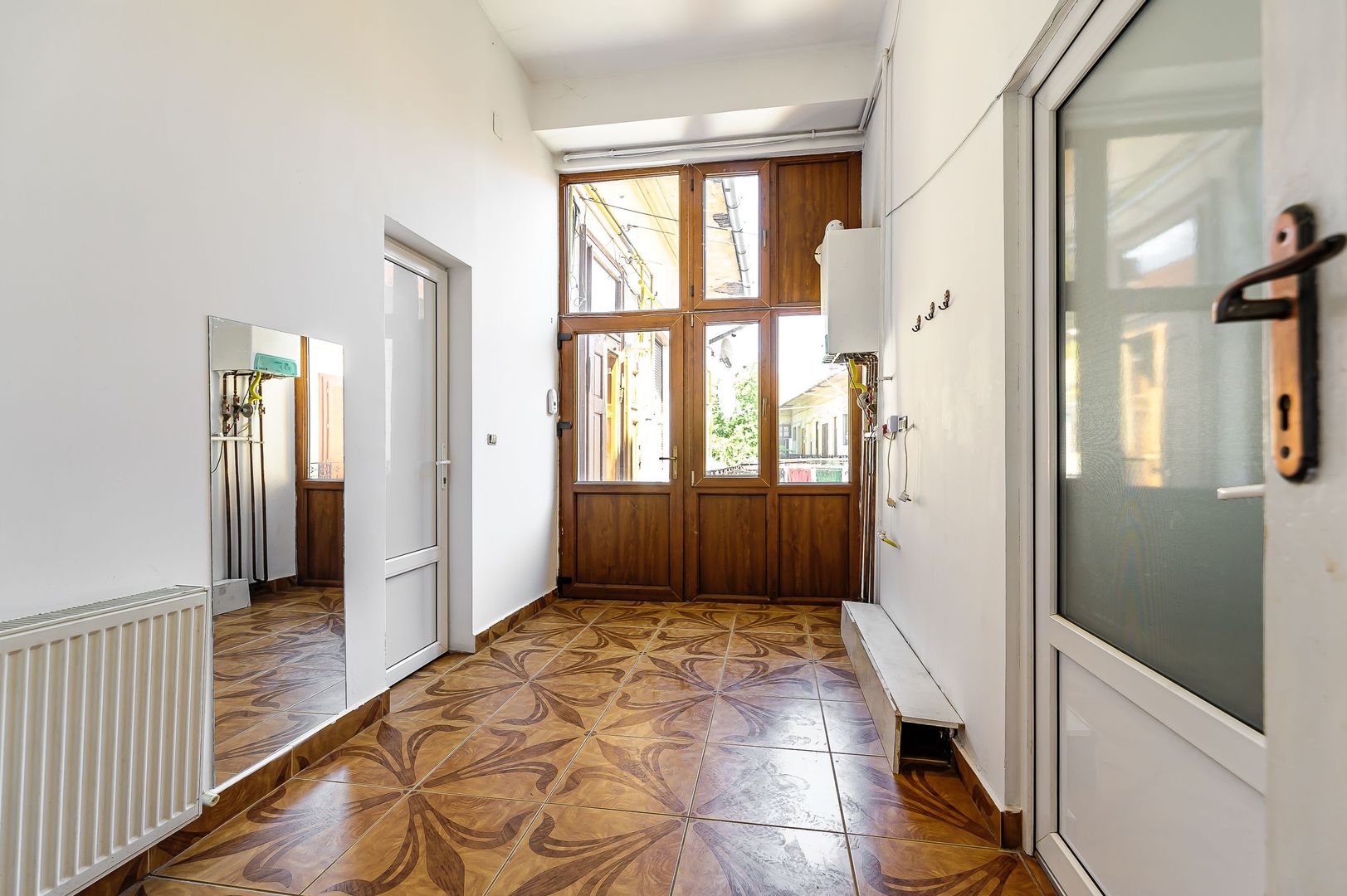 Apartament ultracentral cu 9 camere Arad - Poză 10