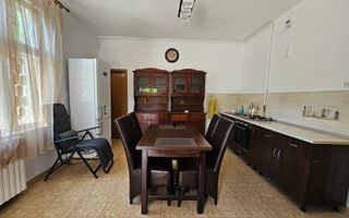 Casa eleganta cu tavane inalte si gradina superba - Poză 5