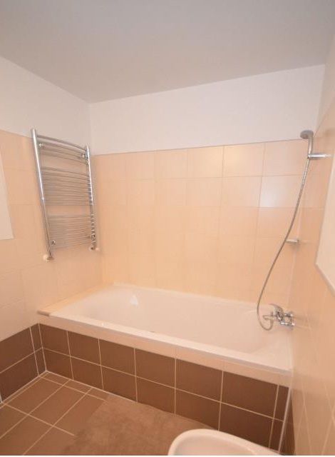 Închiriez apartament 3 camere cu acces la piscina Aleea Privighetorilor - Poză 14