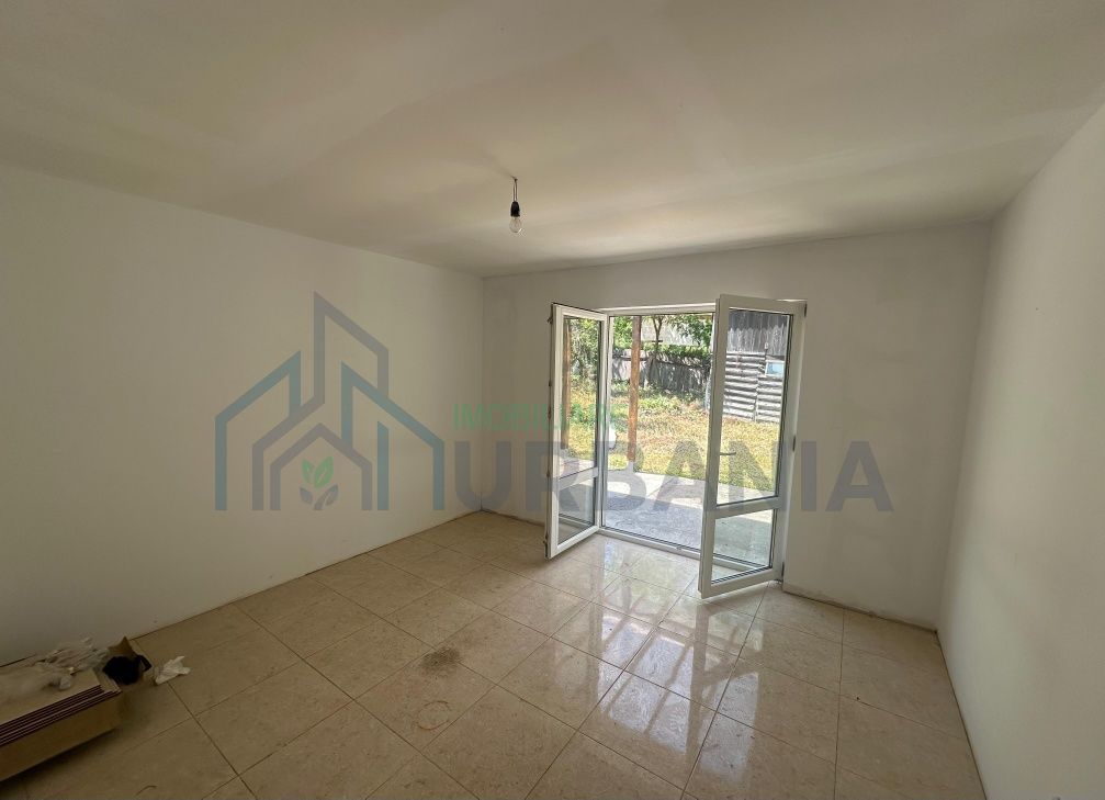 Casă P+M cu 2.400 mp teren intravilan, două deschideri la stradă – Tătăruși, Iași - Poză 4
