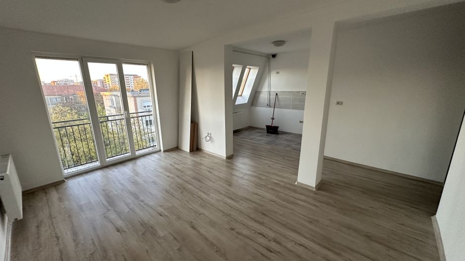 Apartment 3 camere 75 mp utili - Poză 1