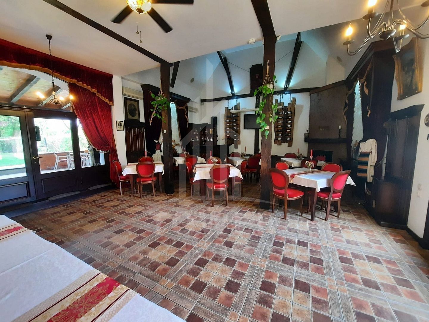 Pensiune de vânzare-9 camere cu baie, restaurant, curte-Apoldu de Sus - Poză 8