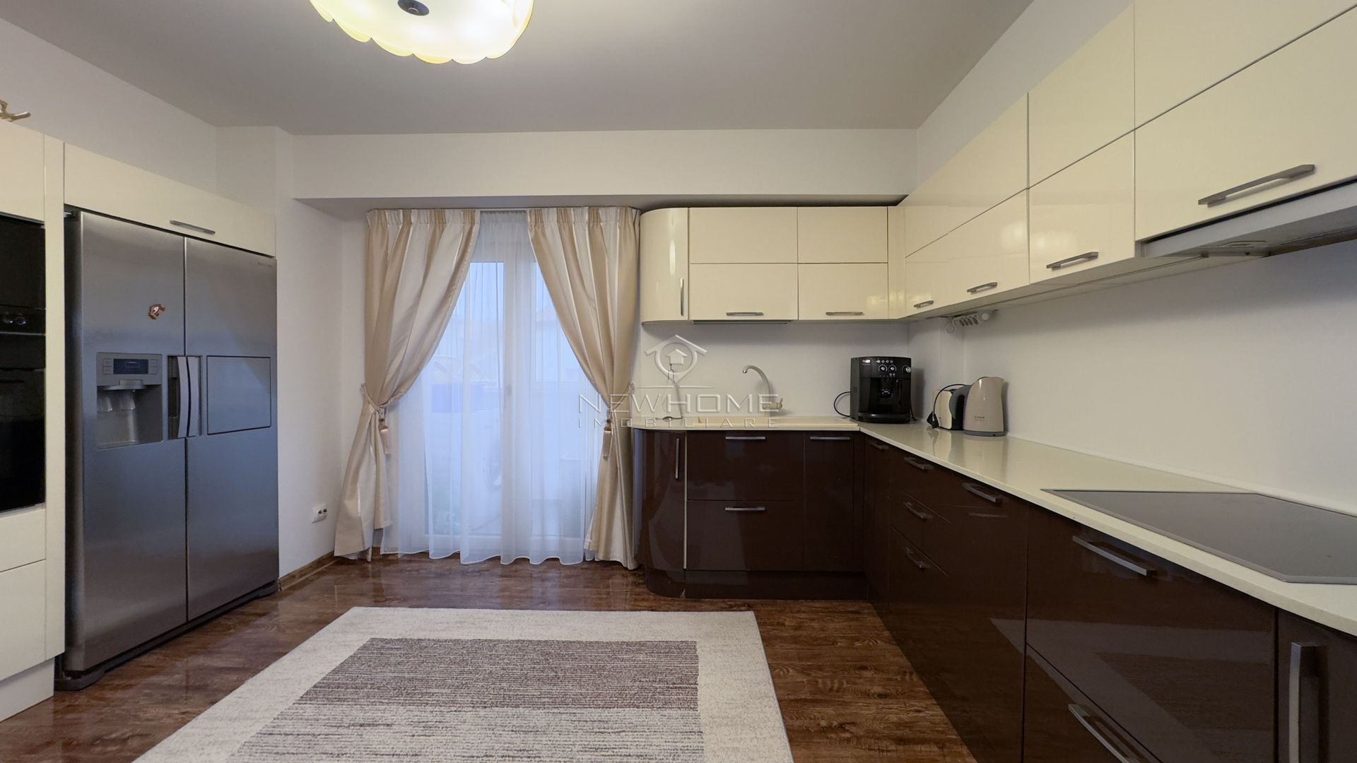 Apartament cu 3 camere, Parcare, P-ta Cipariu  zona Central - Poză 7