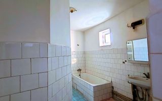 Medgidia | Casa P+1 | 5 camere spațioase, balcon, terasă și garaj - Poză 6