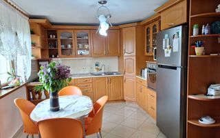 Vilă Elegantă în Cartierul Europa – Liniște și Confort - Poză 3