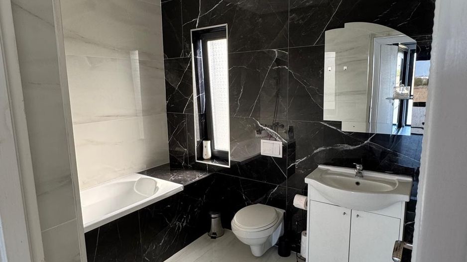 Comision 0% Casă înșiruită modernă, 91 mp utili, 2 dormitoare, 2 băi, curte - Poză 11