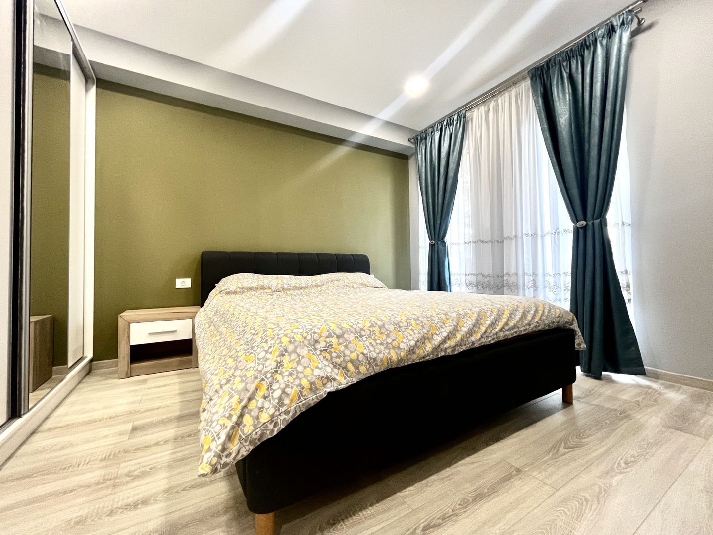 Apartament cu 3 camere, elegant, cu parcare si boxa, in zona Aradului - Poză 10