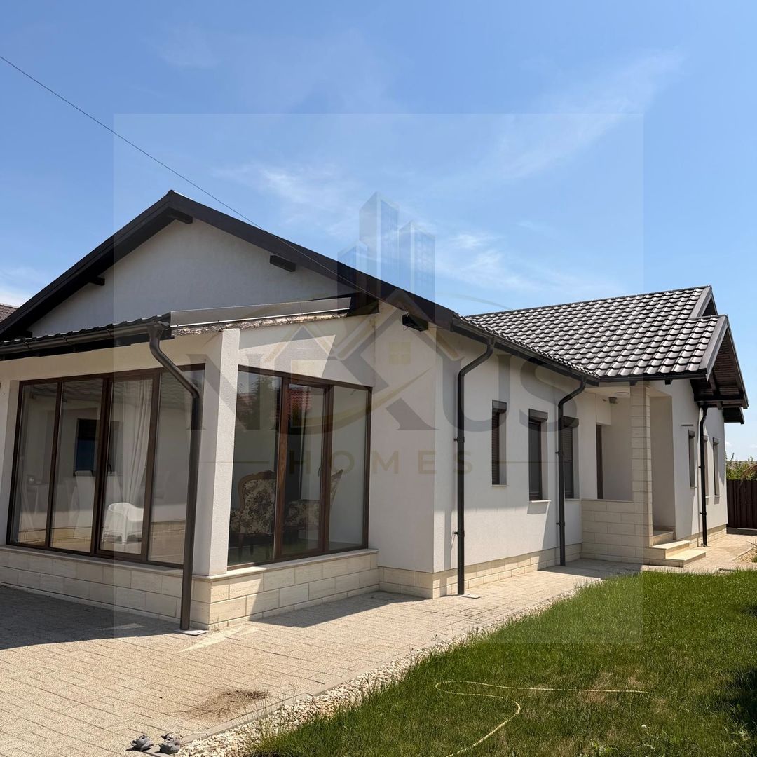 Casă pe parter în Vânători, Vrancea – proprietate de lux, 865 mp teren - Poză 1