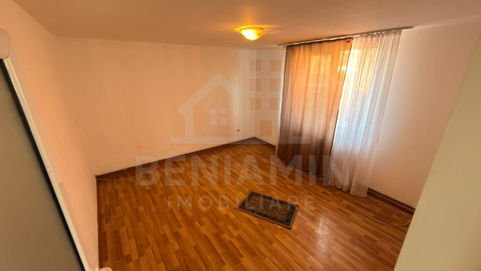 Vand Casa P+M 5 Camere-Curte si Strada Privata-Zona Catargiu - Poză 7