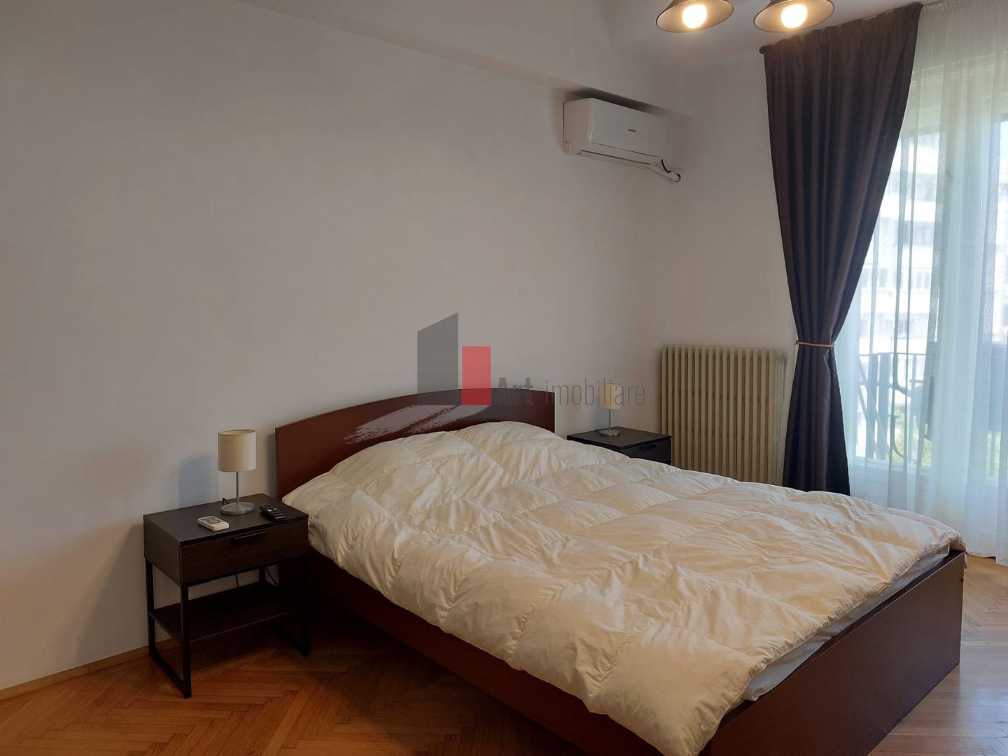 Garsoniera "VALENTA",  vedere "SPLENDIDA"  Piata Universitatii - Poză 9