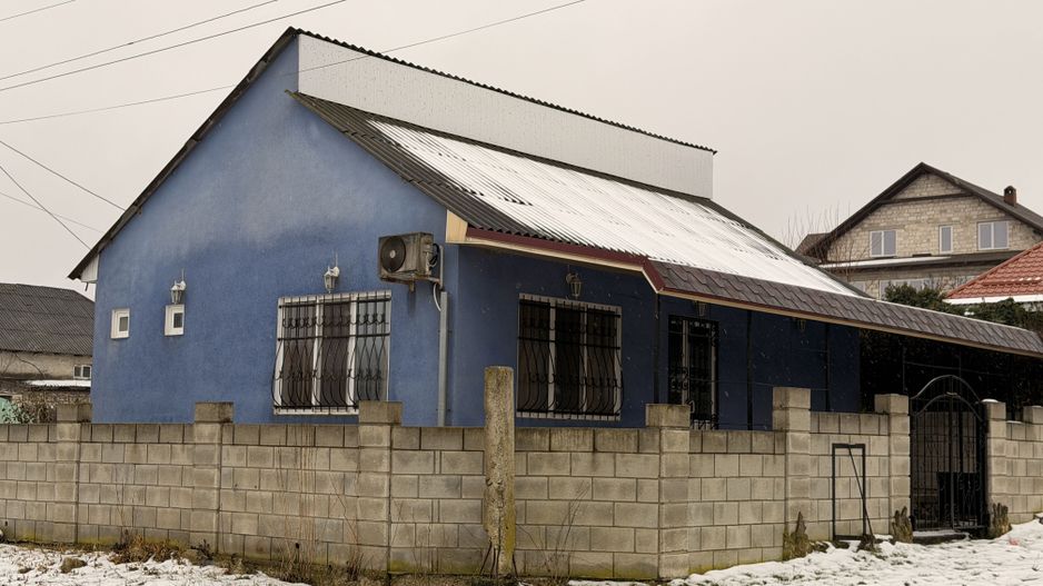 Casă de vânzare în satul Brăila, comuna Băcioi – locuință confortabilă într-un cadru liniștit și pitoresc - Poză 2