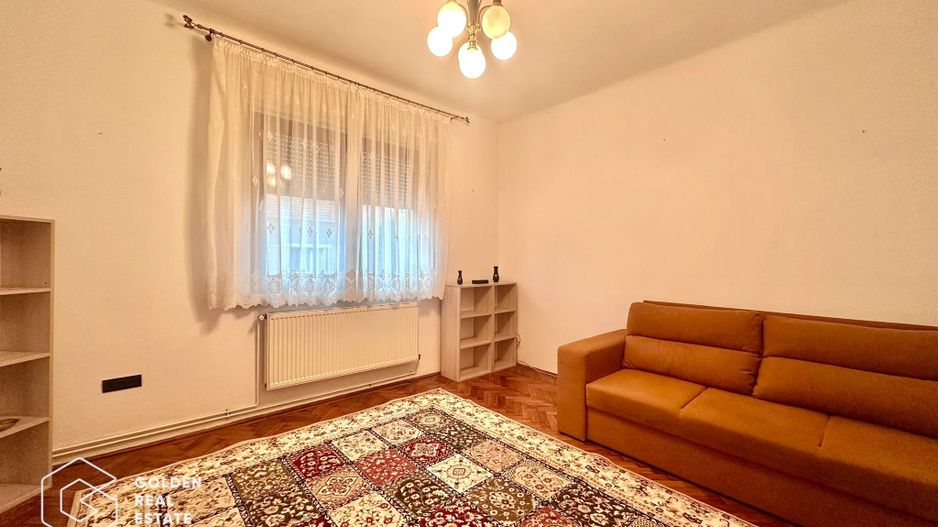 Casa centrala cu 3 camere, curte privata și gradina - Poză 3