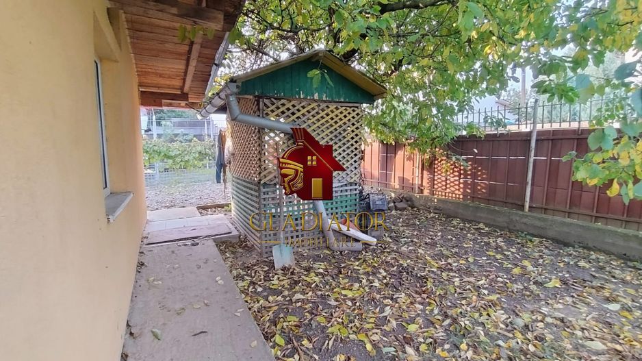 Casa cu teren 491 mp la pret de apartament cu 1 camera in Nicolina - Poză 5