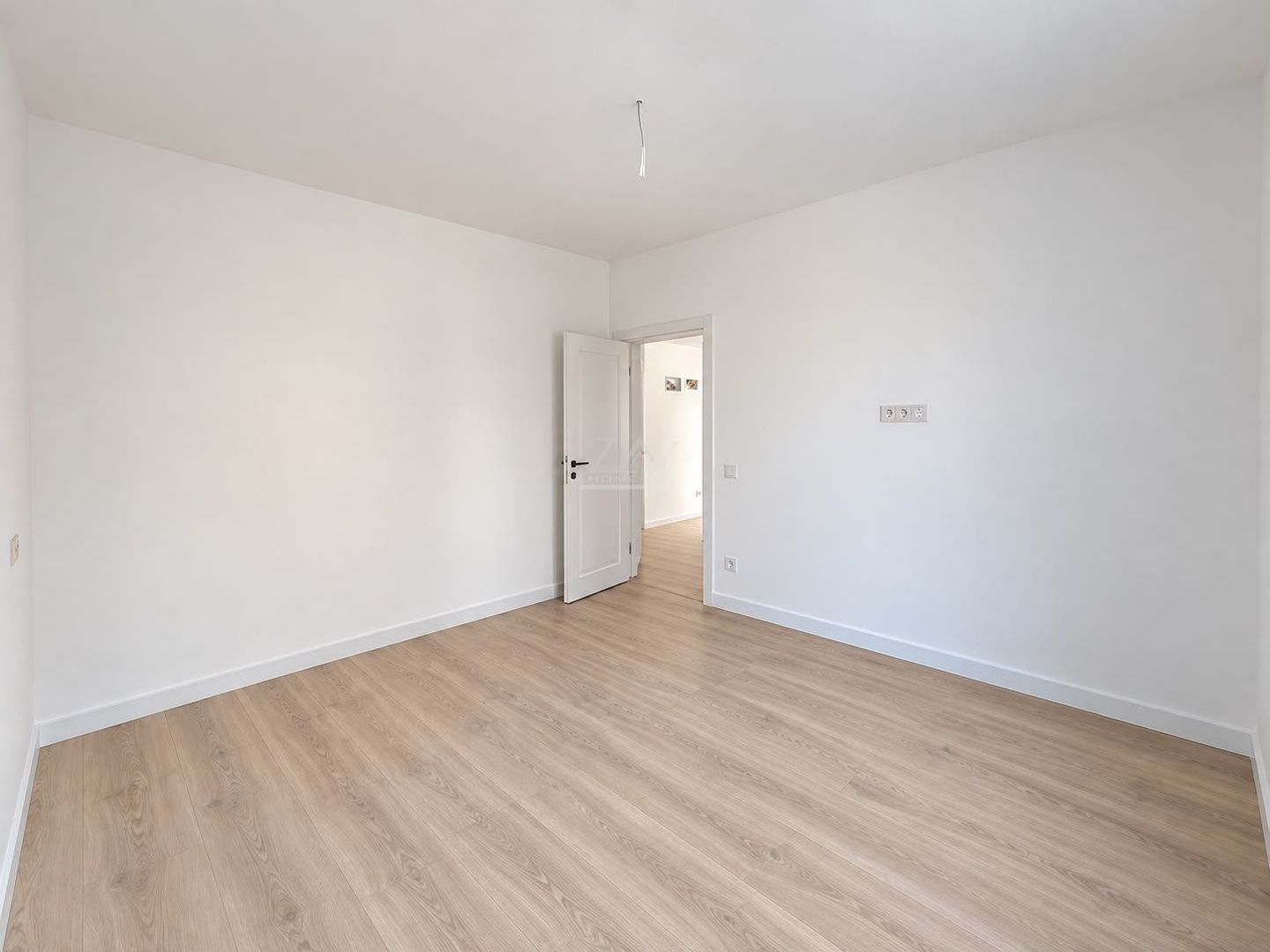 Apartament nou etaj 1 zona Eso. Lift. Finisaje premium. Loc de parcare. - Poză 3
