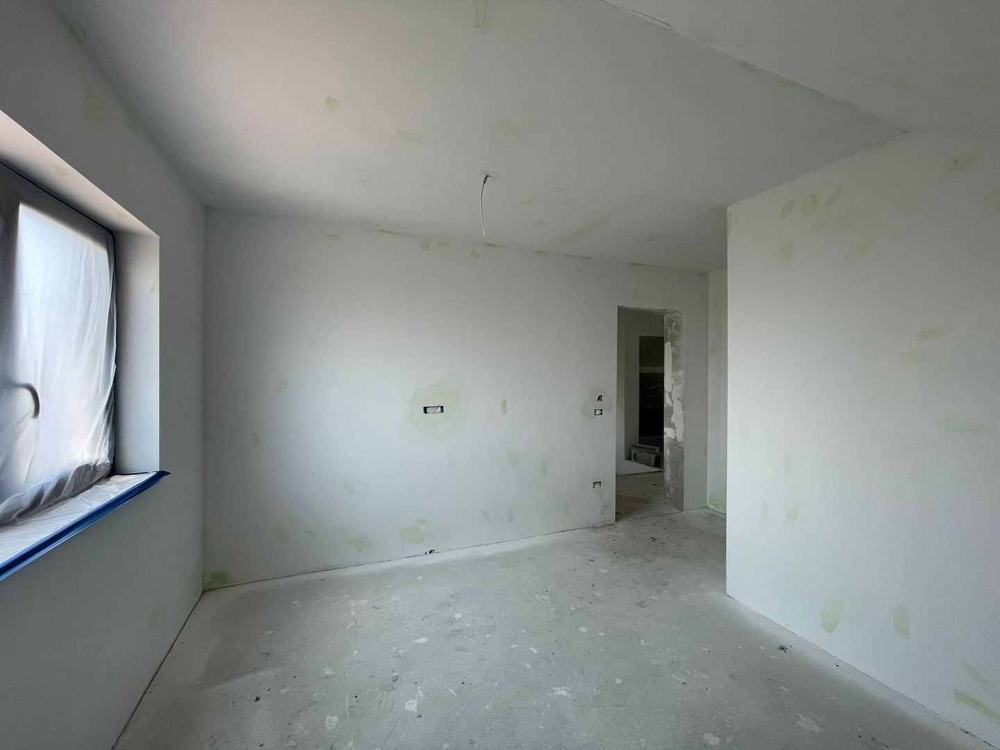 Casă individuală cu garaj-Moșnița Veche - Poză 11