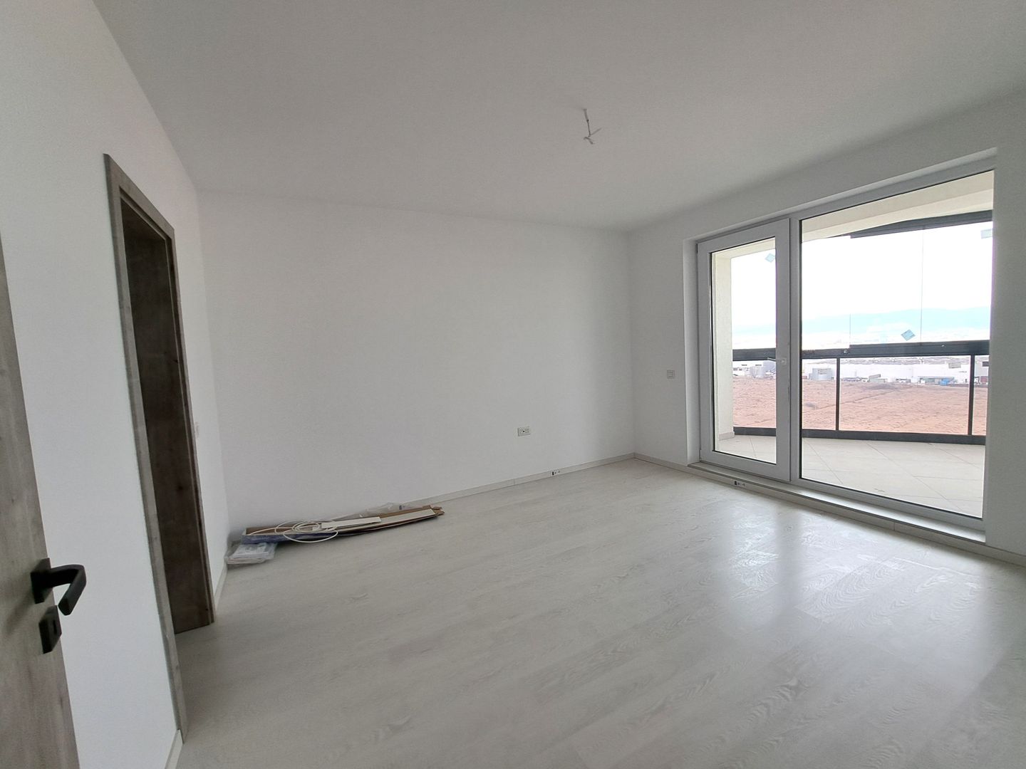 Apartament tip Penthouse cu 3 camere, 2 bai, NOU - Poză 7