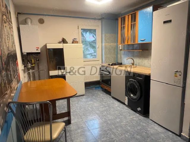 Apartament 3 camere zona Medicina - Poză 2