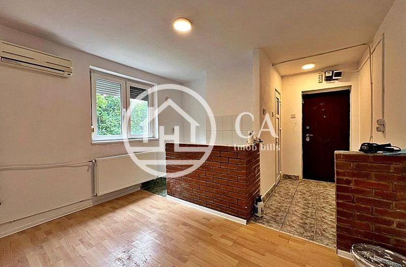 Apartament de vânzare cu 2 camere în zona Rogerius, Oradea - Poză 1