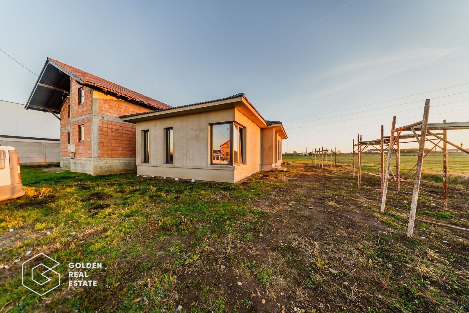 Casa la rosu, 3 camere, constructie 2025, cartier nou din Fantanele - Poză 1