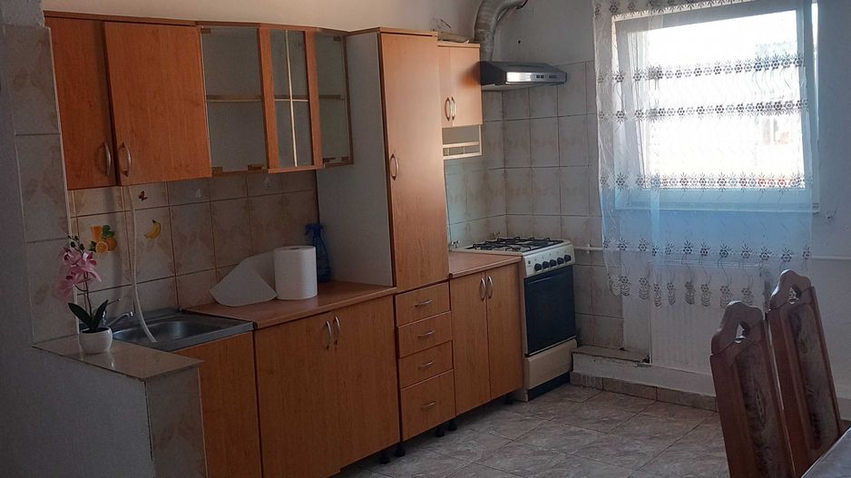 Inchiriez apartament - Poză 2