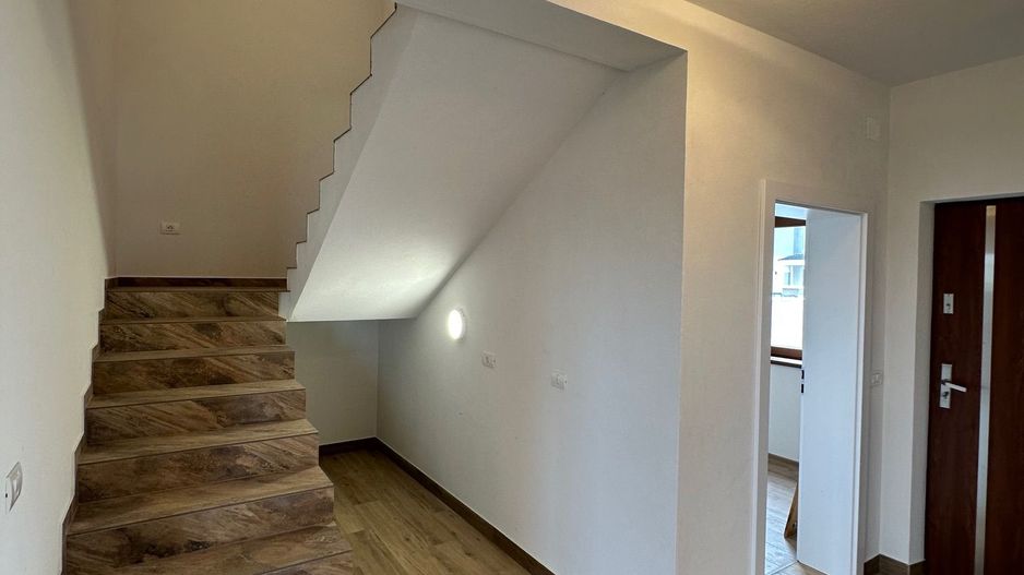 Duplex cu camera pe parter - Poză 11