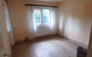 Apartament decomandat, 2 camere,  zona Vasile Aron - Poză 2