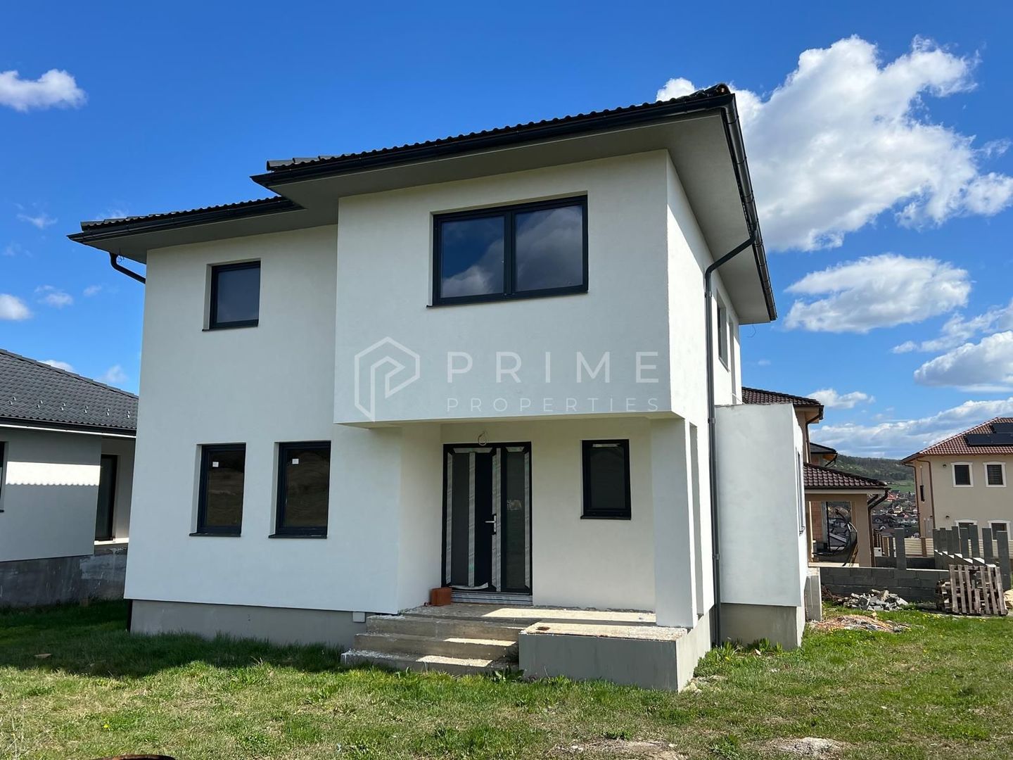 Casă individuală modernă în Corunca 150 mp utili  acces rapid Tg-Mureș - Poză 1