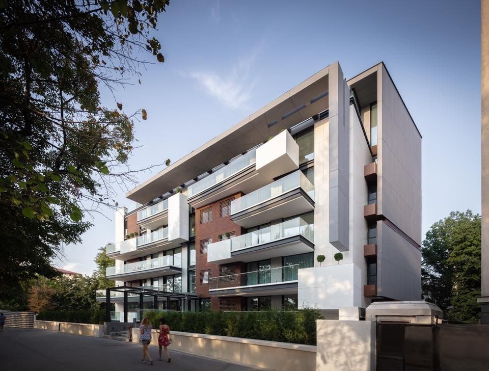 One Charles de Gaulle - Poză 4