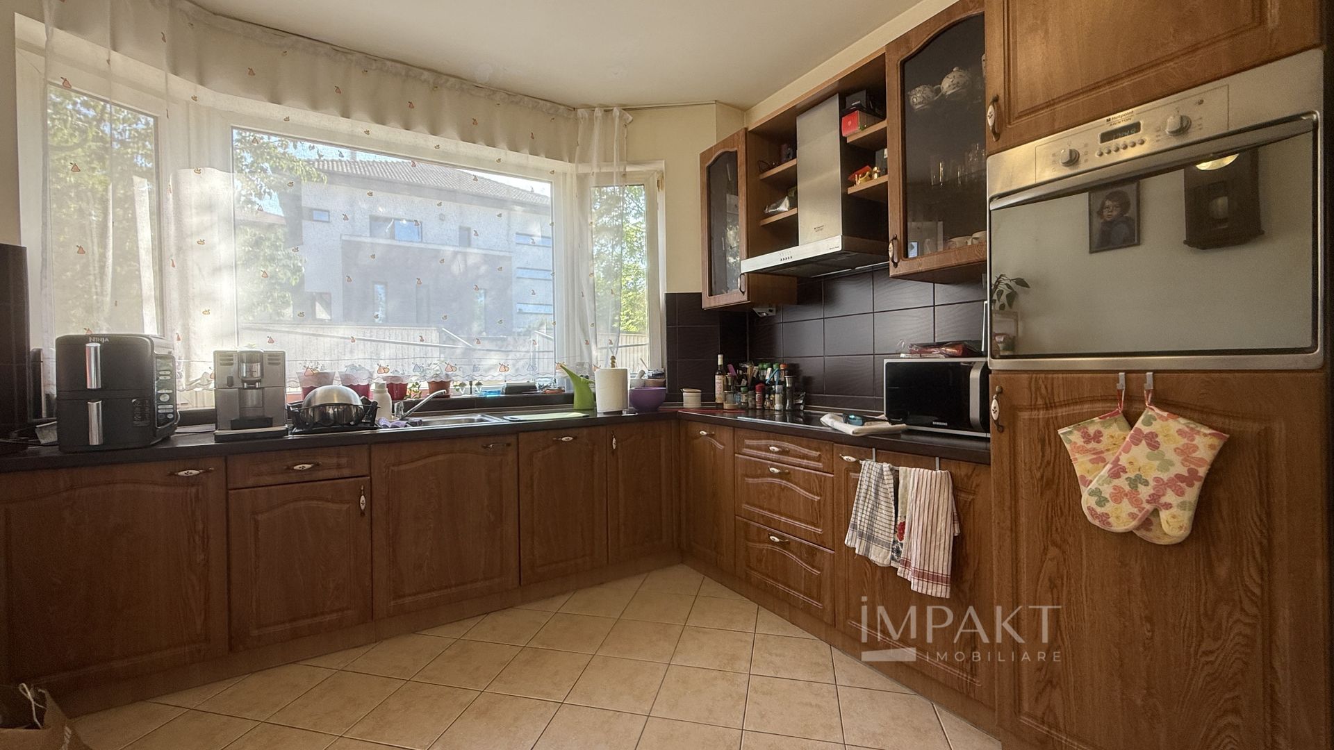 Casa insiruita D+P+E+P langa Grand Hotel Italia - Poză 3