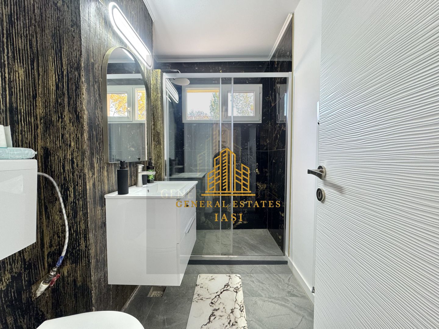 Vânzare apartament cu 2 camere 52 m.p. în Pod Roș - Poză 15