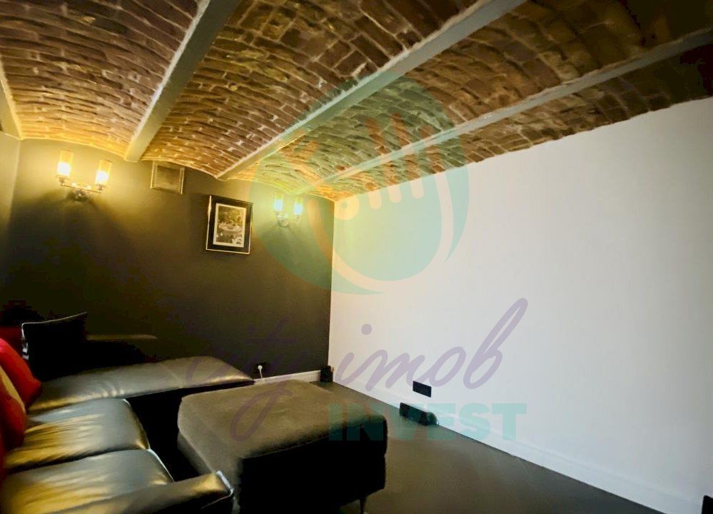 Vila complet renovata cu elemente decorative deosebite - Poză 10