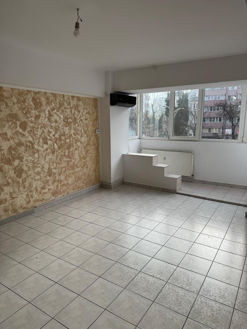 De închiriat: apartament 3 camere - nemobilat - ideal birou - Gorjului - Poză 6