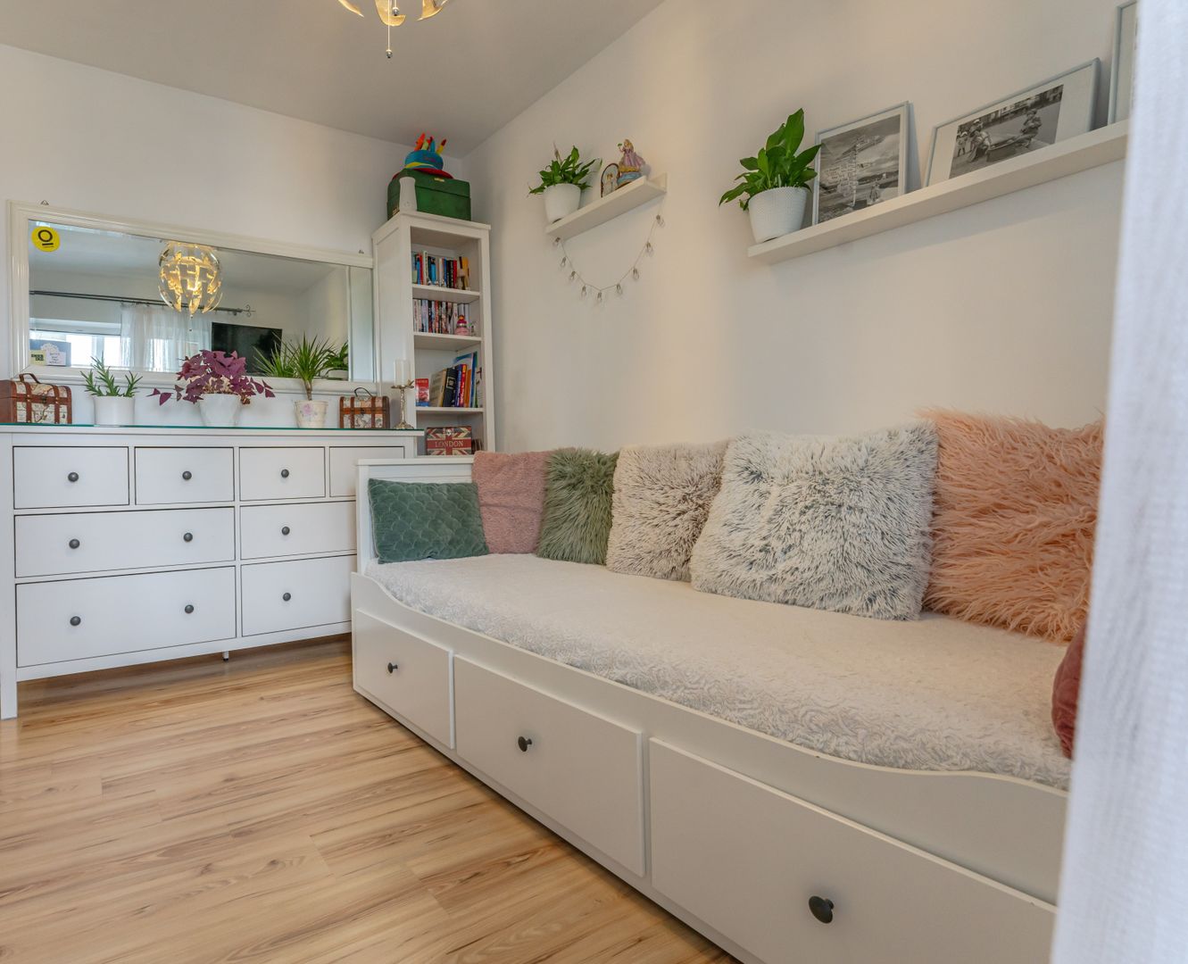 Locuință ideală! 4 camere, parcare, beci – Str. Pârâului - Poză 4