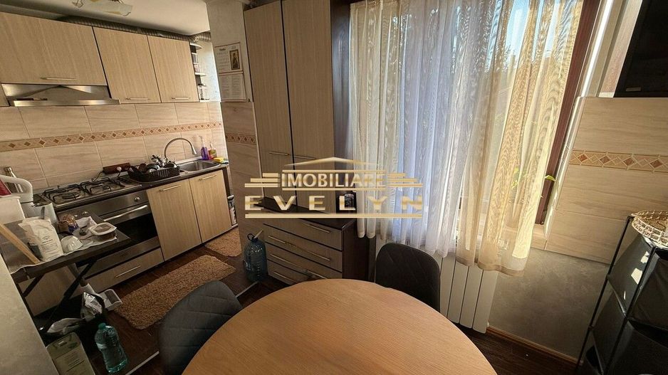 Apartament 3 camere, etaj 1, Str. Miorita - Poză 4