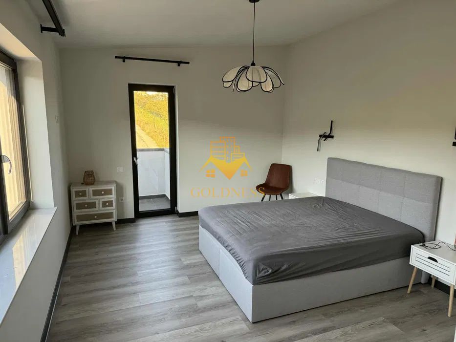 3 Camere decomandate, Parcare, Dezmir, Aeroport, Modern , Terasa. - Poză 2