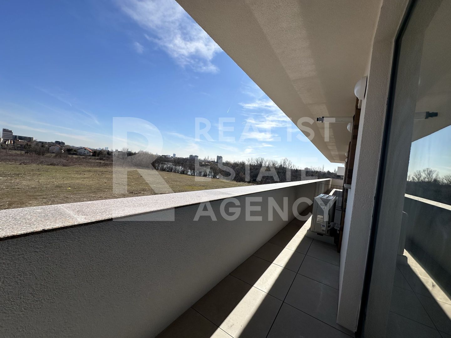 Apartament cu 2 camere  - Vedere spre lac, zona Sisești - Poză 4