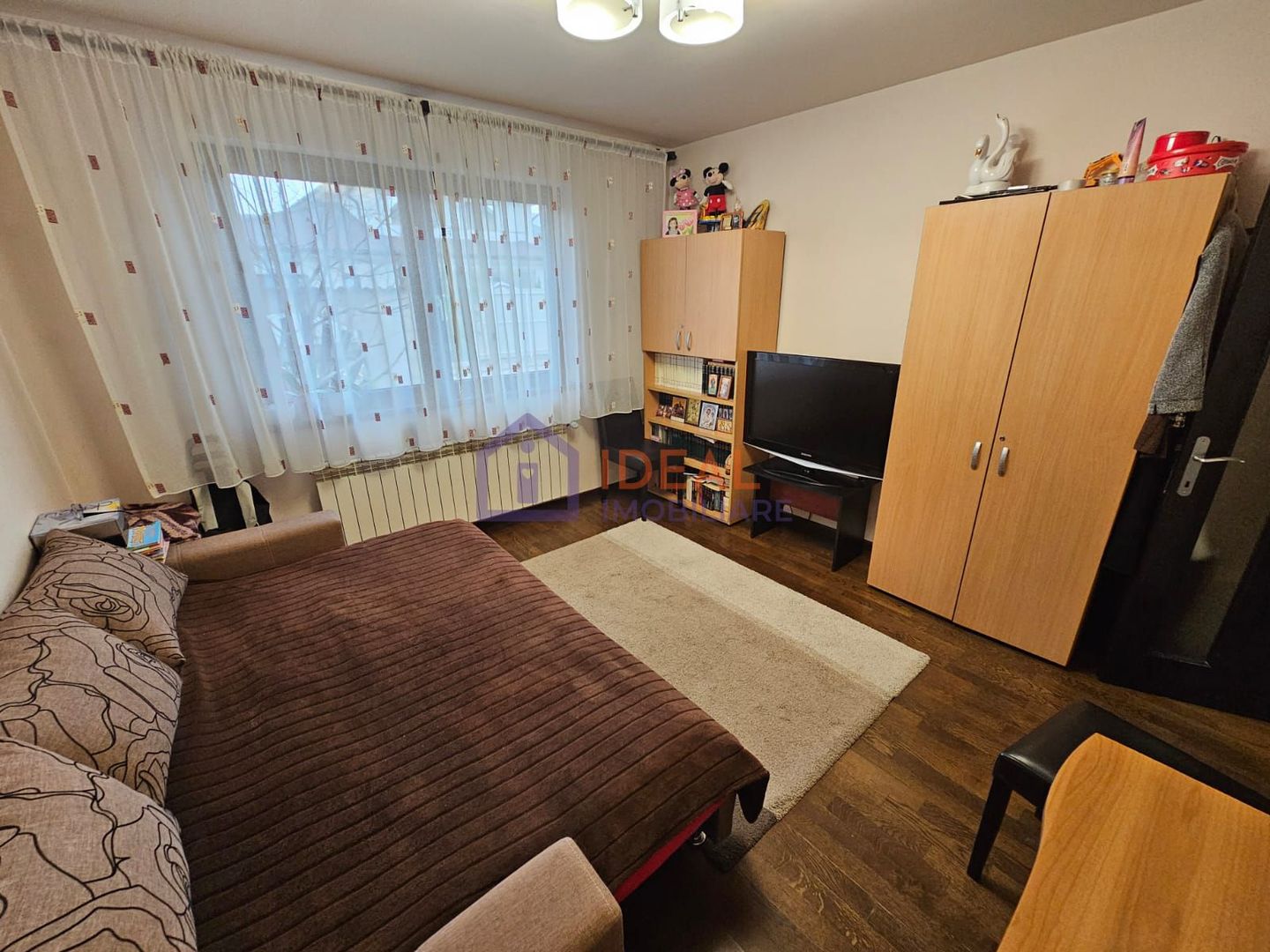 Casa Mobiltata-Utilata cu 4 camere,  pe Pictor Brana - Poză 5