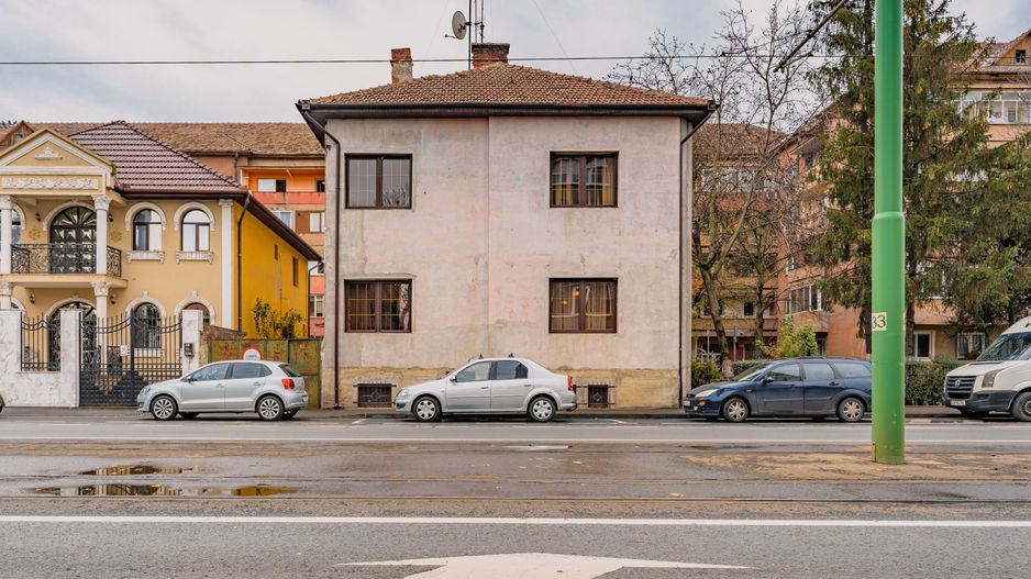 Vilă situată pe Calea Romanilor - Poză 2