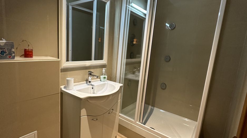 Apartament cu 3 camere - Poză 13