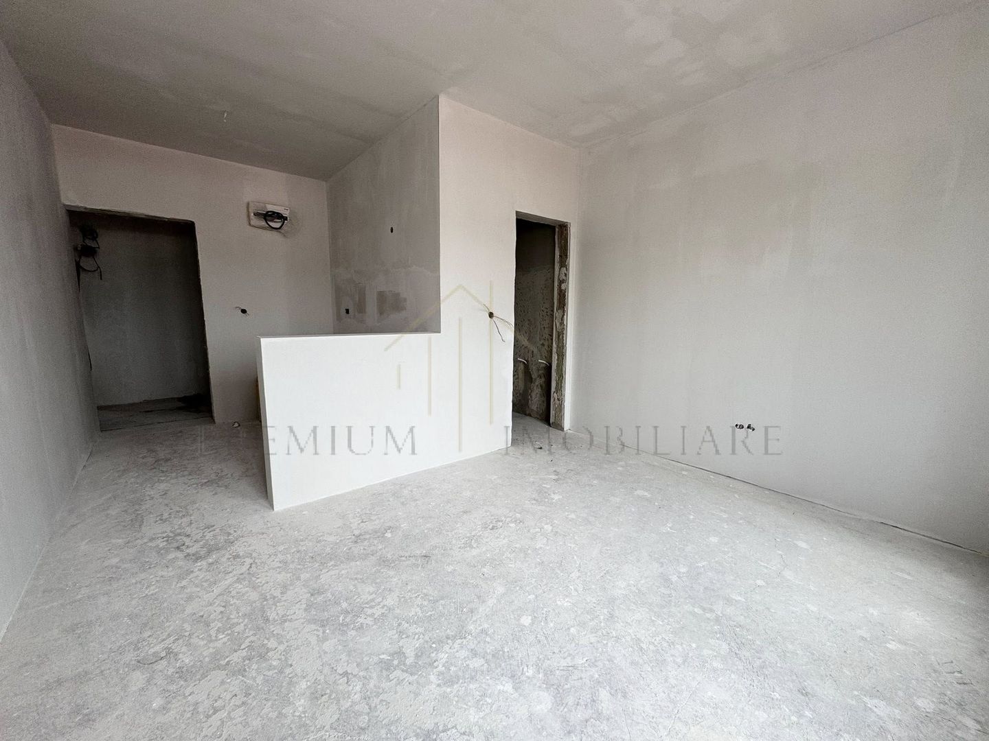 Oportunitate unică de investiție – Etaj complet de vânzare în Onești - Poză 5