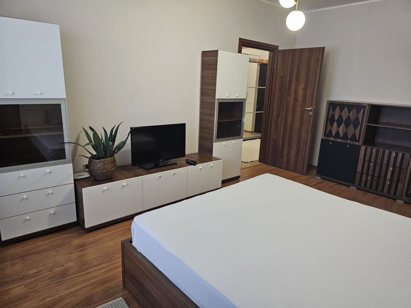 De inchiriat o camera Italian Residence, etaj 9/12, 420 euro - Poză 24