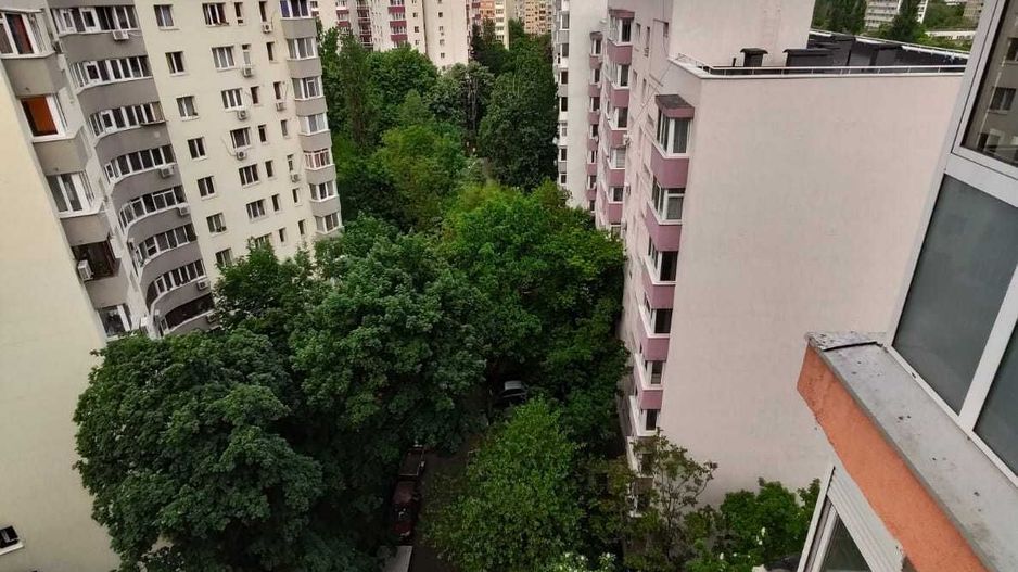 Garsoniera spatioasa, 5 min metrou Titan, vedere panoramica, moderna - Poză 8