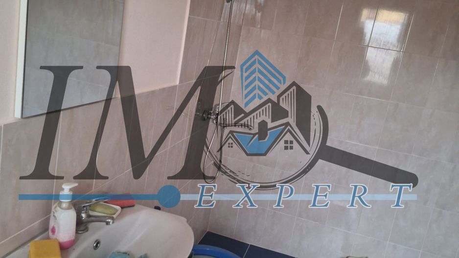 Casa de vânzare in Craciunel la strada principală - Poză 6