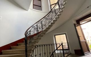 EXCLUSIVITATE. Apartament interbelic. Confort și eleganță. UMF - Poză 1