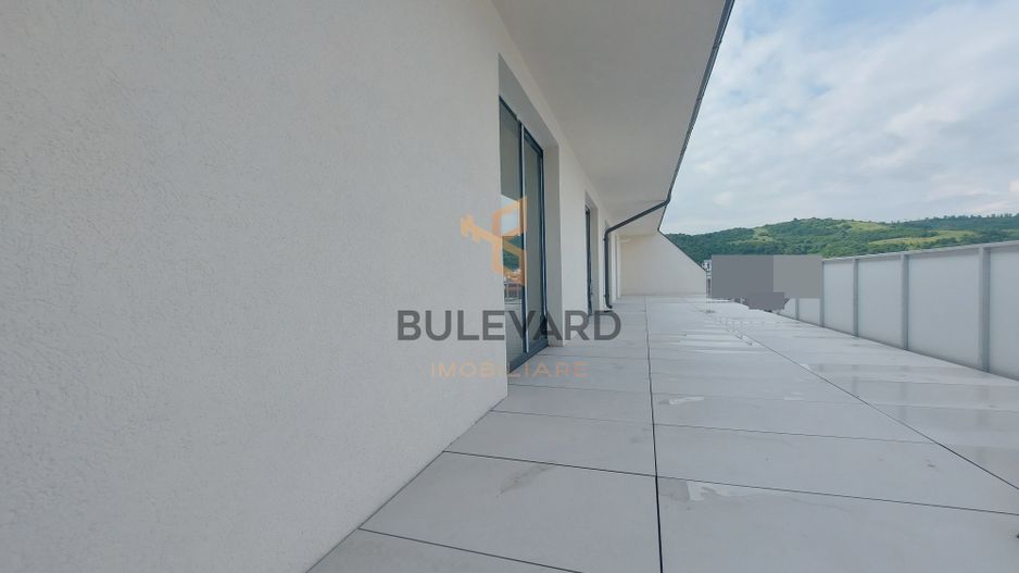 Apartament de tip Penthouse cu terasa de 47 mp! - Poză 1