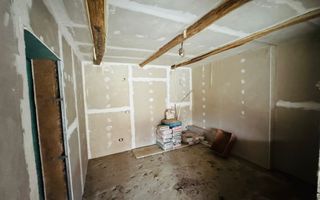 Oportunitate investitie: două reședințe de vacanță/ cabane 3940mp teren - Poză 7