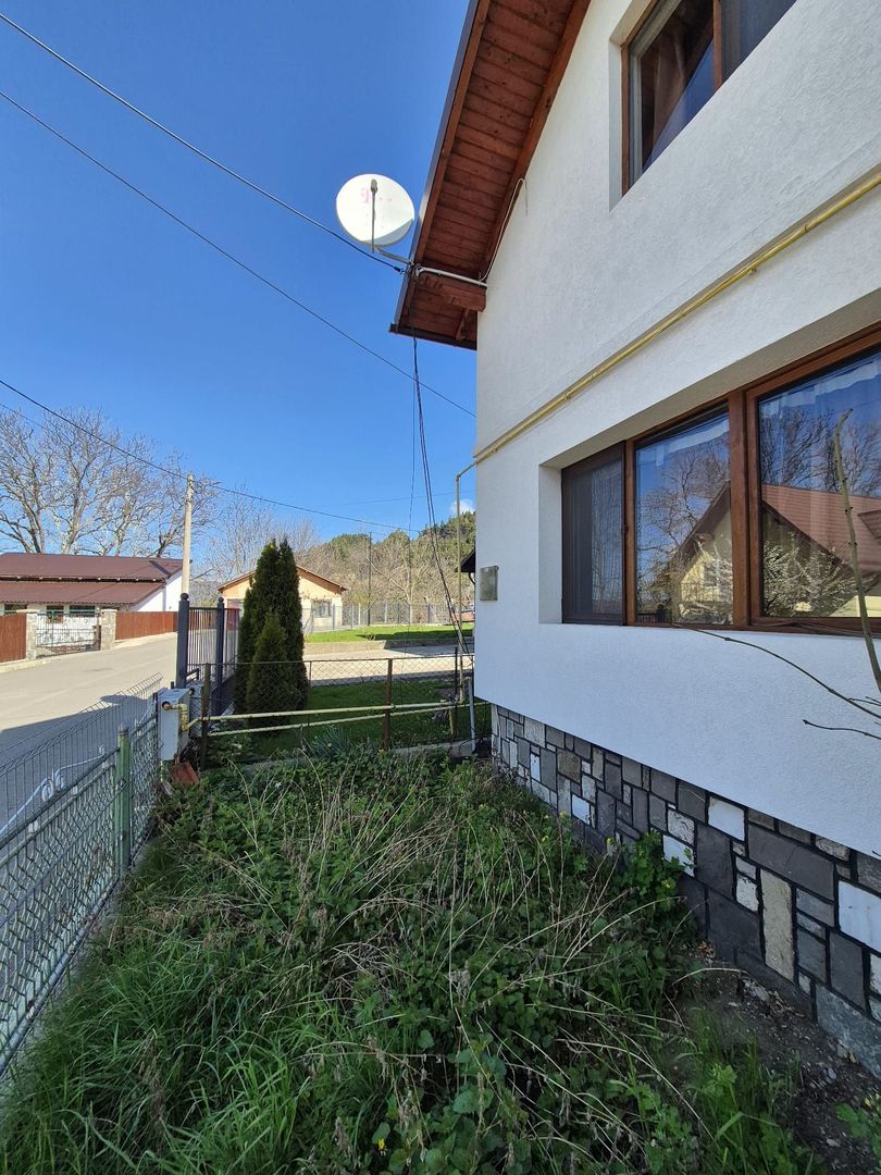 Vila Cornu-Prahova complet mobilata/utilata '' 350 mp + teren 500 mp'' - Poză 33